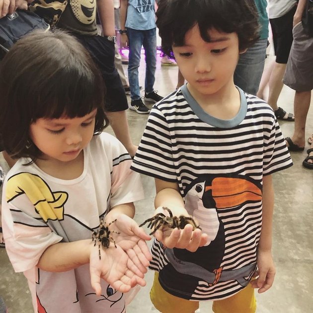 8 Pictures of River & Clover, Fachri Albar and Renata's Adorable Children