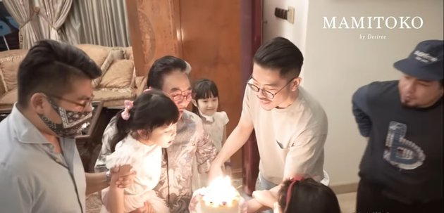 8 Intimate Moments of Hotma Sitompul and Desire Tarigan Before Divorce Issue, Harmonious with Bams and Mikhavita Wijaya Along with Their Grandchildren