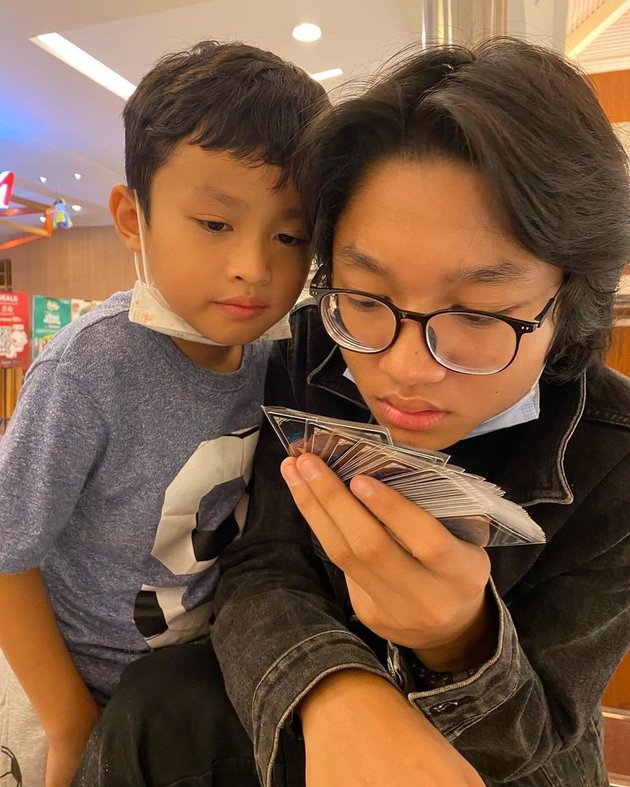 8 Portraits of Miro Materazzi, Okie Agustina's and Gunawan Dwi Cahyo's Son, Getting Handsome - Netizens: Future Successor of His Father's National Team