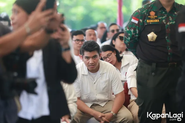 Momen Tabur Bunga Pemakaman Hotma Sitompul
