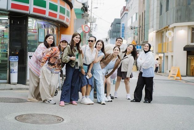 8 Photos of Nagita Slavina's Vacation to Korea, Meeting Dita Karang and Pratama Arhan - Enjoying Various Street Food