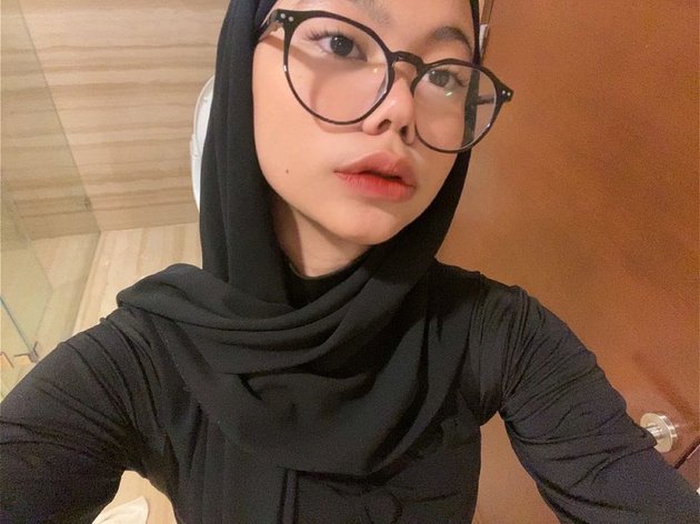 8 Photos of Naira Mano, Vicky Prasetyo's Daughter, who is Unexposed and Wears a Hijab, Her Charm is Refreshing