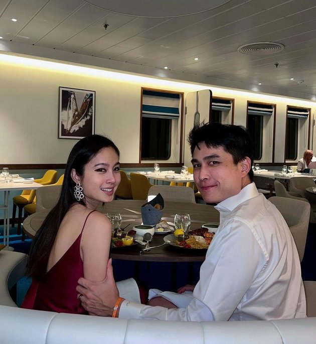 8 Photos of Nong Poy, the Most Beautiful Transgender and Her Crazy Rich Thai Husband, Feels Like Honeymoon Forever