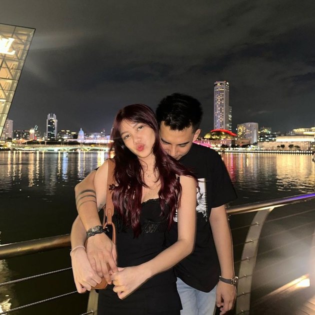 8 Portraits of Okin, Former Husband of Rachel Vennya Showing Affection with His New Girlfriend - Vacationing Together in Singapore