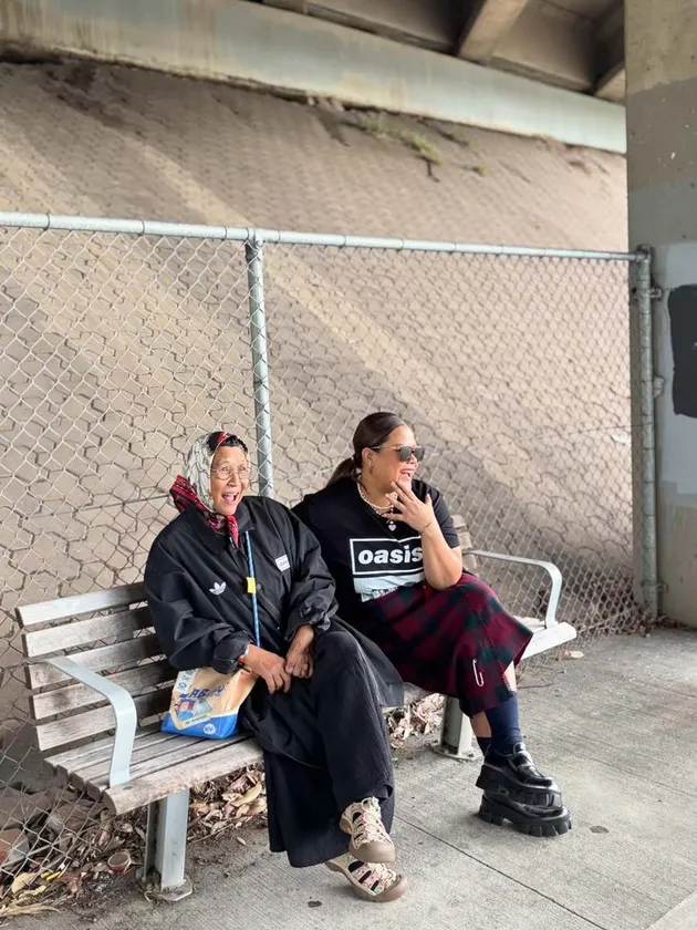 Momen hangat Okky Lukman dan ibu nonton OASIS 