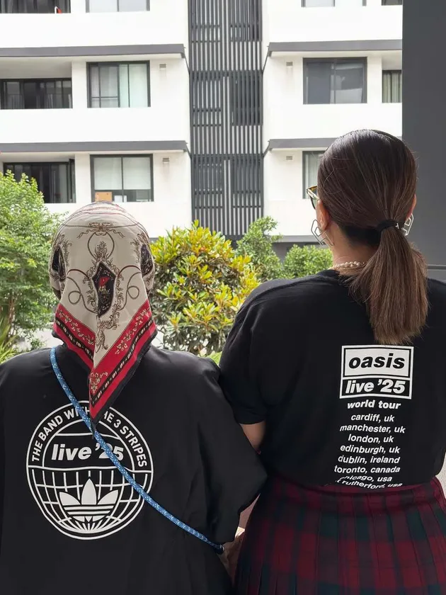 Kedekatan Okky Lukman dan ibu nonton OASIS 