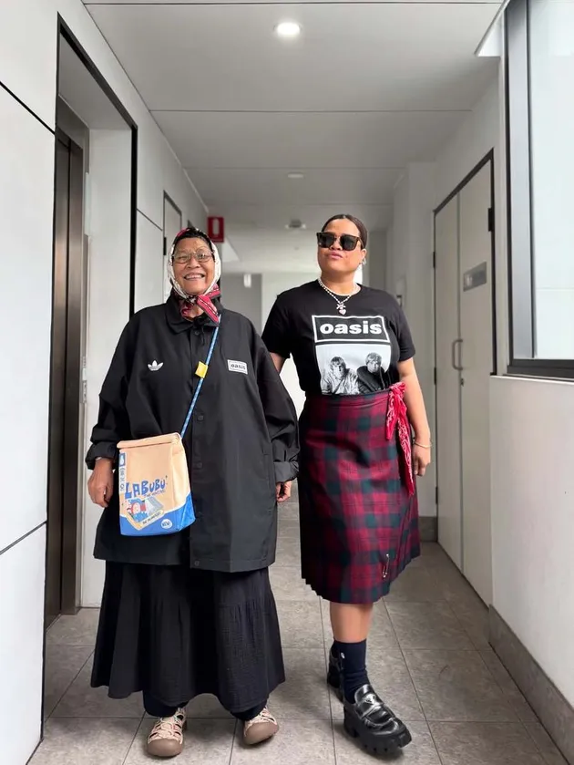 Potret Okky Lukman dan ibu