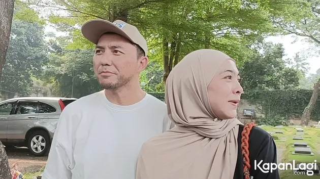 Omesh dan Dian Ayu Dukung Anak