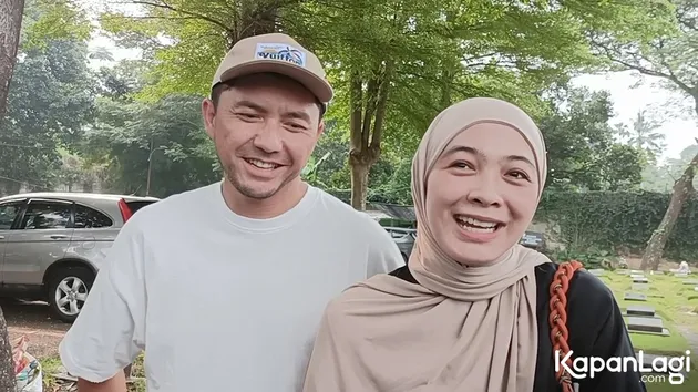 Omesh dan Dian Ayu Dukung Anak