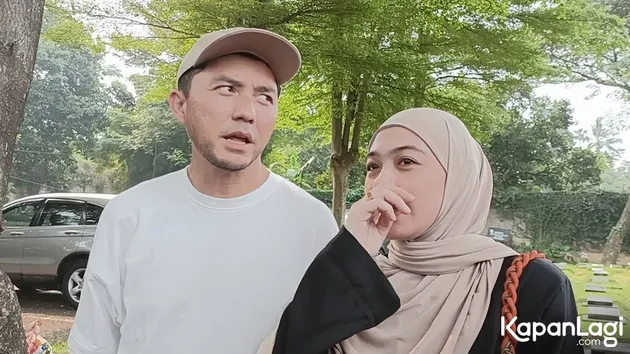 Omesh dan Dian Ayu Dukung Anak