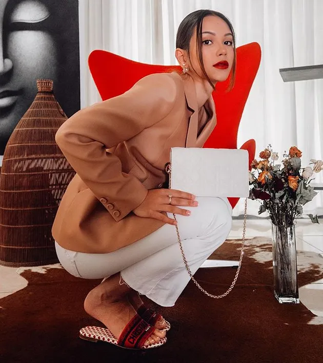 OOTD Fashion Branded Alyssa Daguise