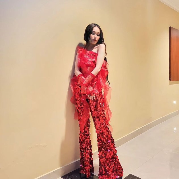 8 Pictures of Ayu Ting Ting's Outfits During Performances, Looking Luxurious and Glamorous like a Korean Idol