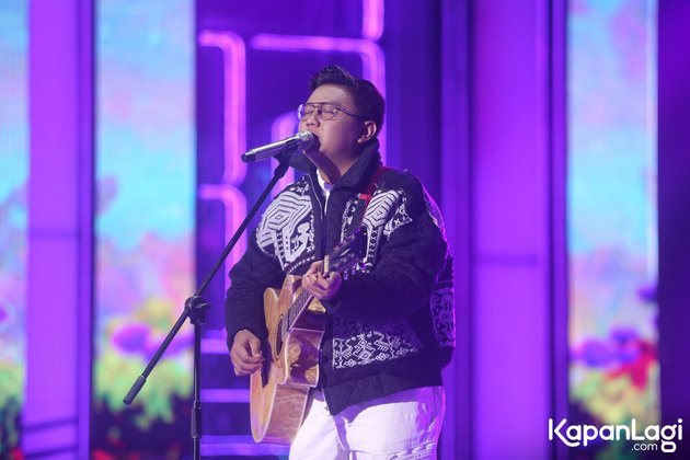 8 Portraits of Denny Caknan's Appearance at Indosiar Anniversary Concert: Collaborating with Soimah, Waldjinah, & Pantura Angels