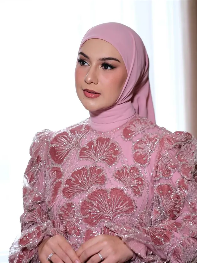 Penampilan Irish Bella setelah makeup