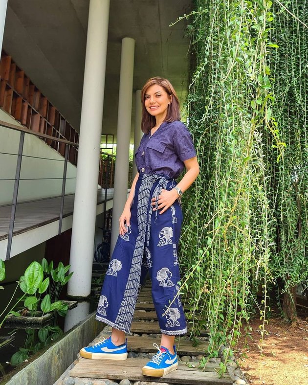 8 Portraits of Najwa Shihab's Stylish Appearance, Always Wearing Cool Sneakers - Her Beauty Doesn't Fade at the Age of 40+