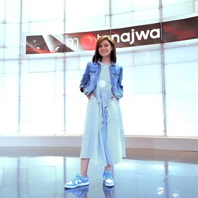 8 Portraits of Najwa Shihab's Stylish Appearance, Always Wearing Cool Sneakers - Her Beauty Doesn't Fade at the Age of 40+