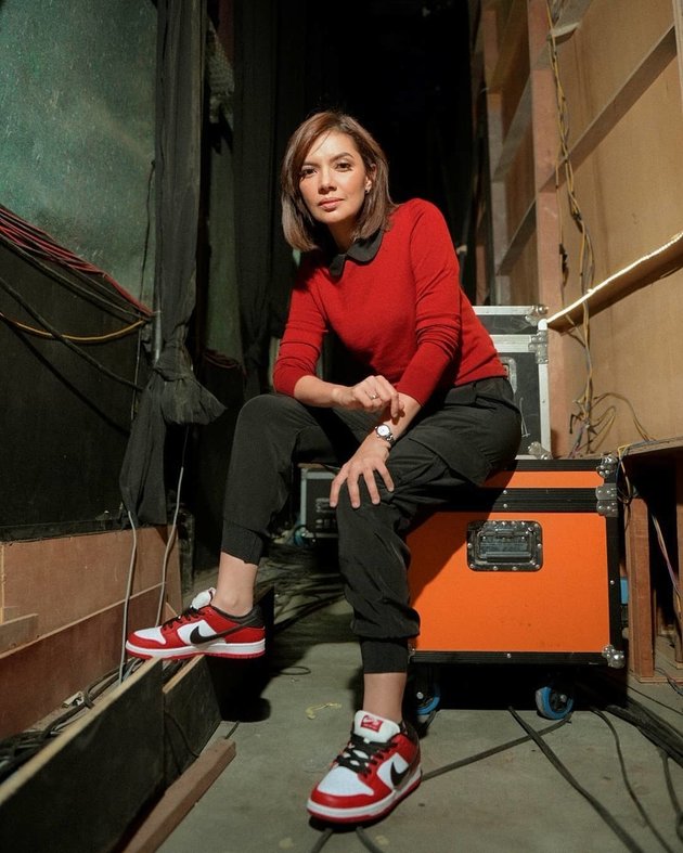 8 Portraits of Najwa Shihab's Stylish Appearance, Always Wearing Cool Sneakers - Her Beauty Doesn't Fade at the Age of 40+