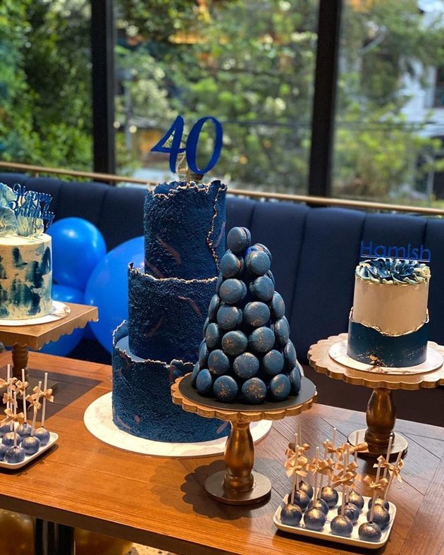 8 Potraits of Hamish Daud's Birthday Celebration, Romantic Dinner with Raisa - Baby's Photo in the Decoration Becomes the Highlight