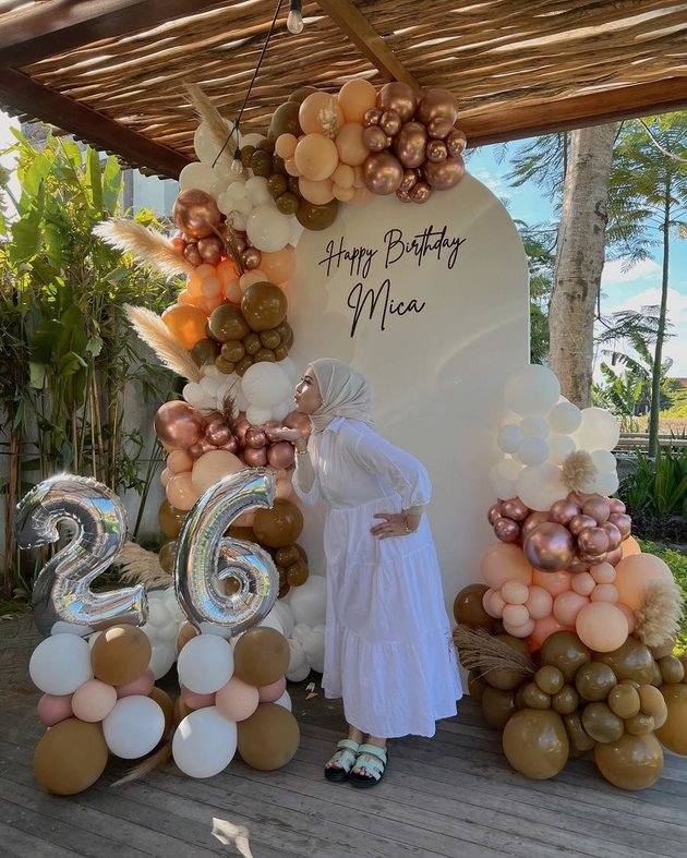 8 Photos of Kesha Ratuliu's 26th Birthday Celebration, Simple Party with Husband & Children