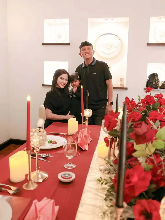 Potret bahagia ultah Denny Caknan ke-32