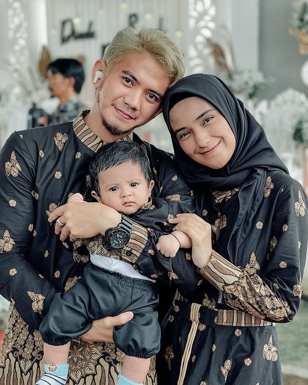 8 First Portraits of Rizki DA Showing Intimate Moments with Nadya Mustika After Divorce Rumors, Happy with Baby Syaki