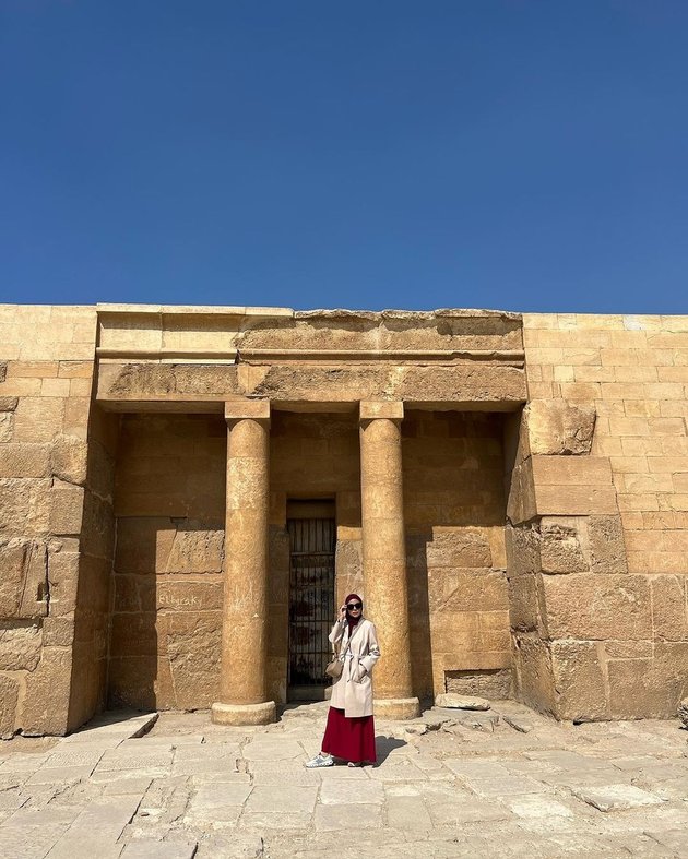 8 Portraits of Meisya Siregar and Bebi Romeo Visiting Al Aqsa, Crying at Mount Sinai - Traveling by Land to Israel