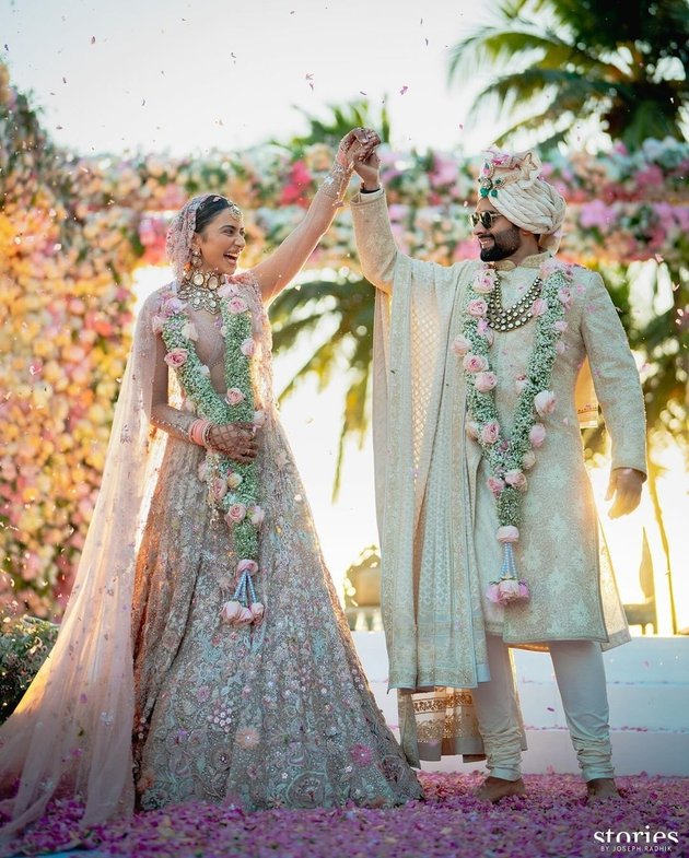8 Portraits of Bollywood Actress Rakul Preet Singh's Wedding, Luxurious Party in Goa - Attended by Rakhee and Manoj Punjabi