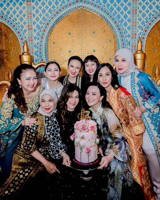 Potret hangat Diana Pungky, Marini Zumarnis dan Diah Permatasari