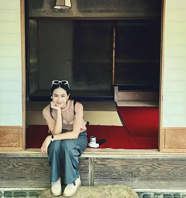 Potret Pesona Maudy Ayunda