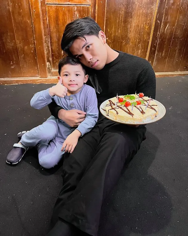 Thariq Halilintar - Fuji