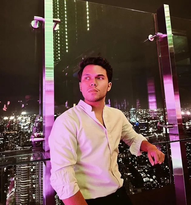 Thariq Halilintar - Fuji