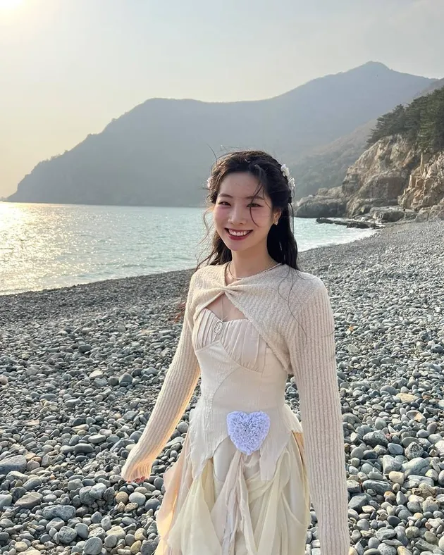 Pinggang Ramping Dahyun TWICE