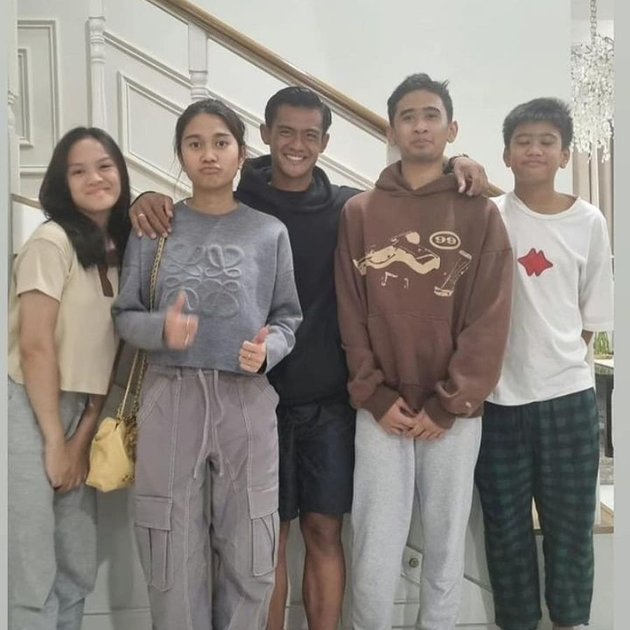 8 Portraits of Pratama Arhan and Azizah Salsha's First Trip to Indonesia After Getting Married, Husband Doesn't Feel Awkward Gathering with Circle Jaksel