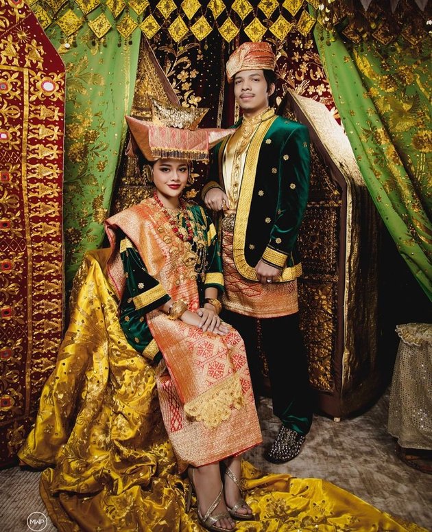 8 Latest Pre-wedding Photos of Aurel Hermansyah and Atta Halilintar, Elegant in Minangkabau Traditional Attire