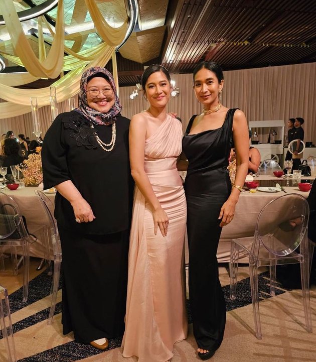 8 Luxurious Private Party Photos of Adinia Wirasti, Indoor & Outdoor - Attended by Titi Kamal to Happy Salma