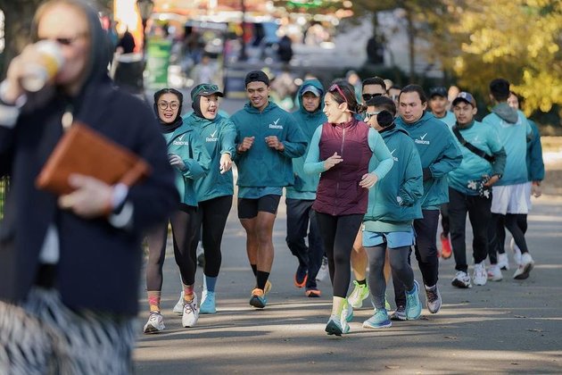 8 Portraits of Raffi Ahmad and Nagita Slavina Morning Run in New York, Training for Marathon Preparation Until the Finish Line!