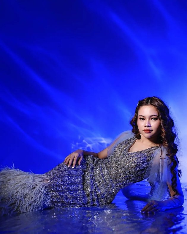 8 Photos of Rara LIDA during 'Little Mermaid' Photoshoot, Looking Beautiful in a Shimmering Dress - Netizens: Sumatra Mermaid