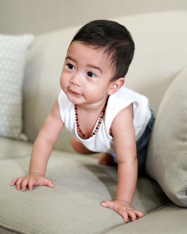 8 Portraits of Rasheed Ravindra, Nabila Syakieb's Handsome and Adorable 1-Year-Old Son