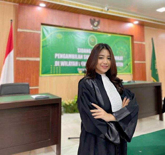 8 Potret Raudhah Mariyah, Rebecca Klopper's Lawyer who Captured Netizens' Attention, Formerly a Flight Attendant