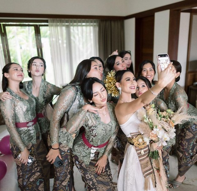 8 Photos of Laura Theux and Indra Brotolaras' Wedding Reception in Bali, Beautiful Celebrities as Bridesmaids