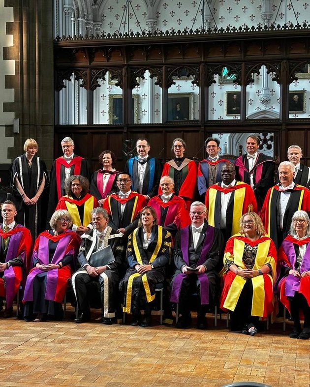 8 Portraits of Ridwan Kamil Receiving Honorary Doctorate from the University of Glasgow, Standing Alongside Several World Figures