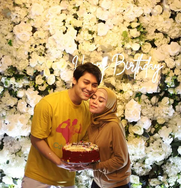 Perjuangan Rizky Billar di belakang Lesti