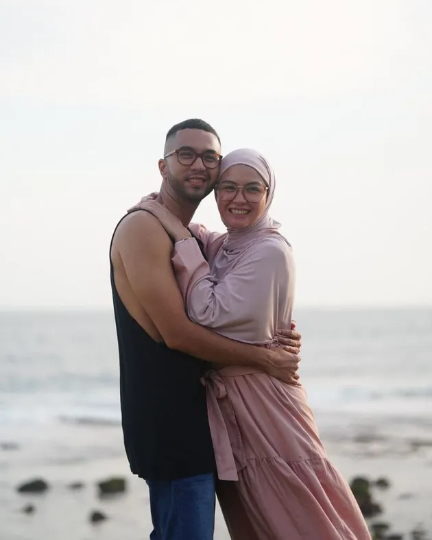 Revalina S Temat Suami Mesra