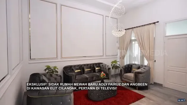 Ruang Tamu di rumah Adly & Angbeen