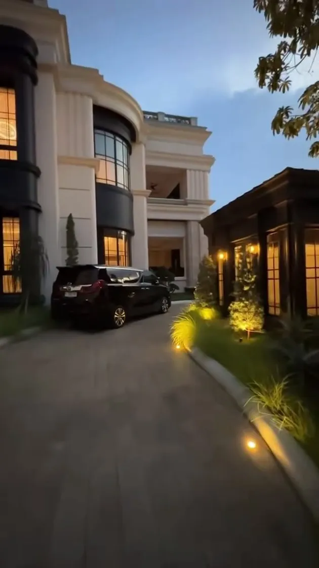 Potret Rumah Dokter Oky Pratama