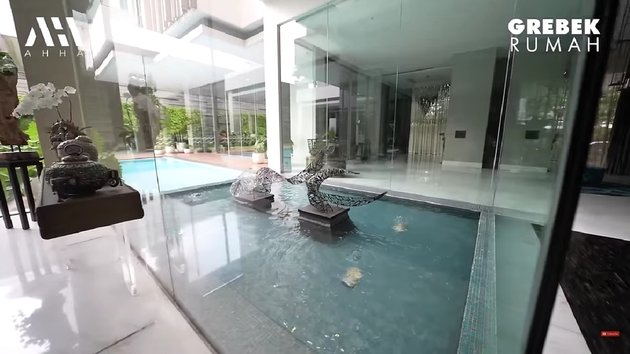 8 Portraits of Manoj Punjabi's Luxurious House, Equipped with Elevator and Large Swimming Pool - There is an Underground Room