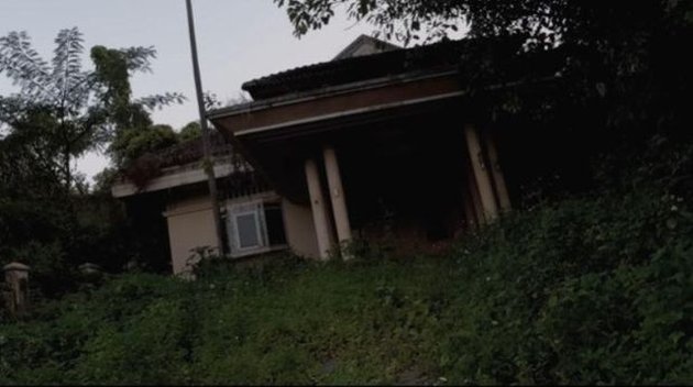 8 Pictures of Suzzanna's Residence Abandoned for 10 Years, Grand Despite Being Only a Temporary Residence - The Atmosphere is Chilling