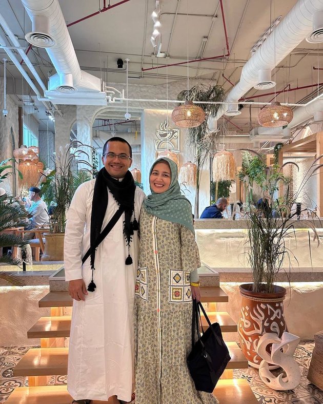 8 Portraits of Sahrul Gunawan's Hajj with His Wife, Thanks to the Prayers from His Mother