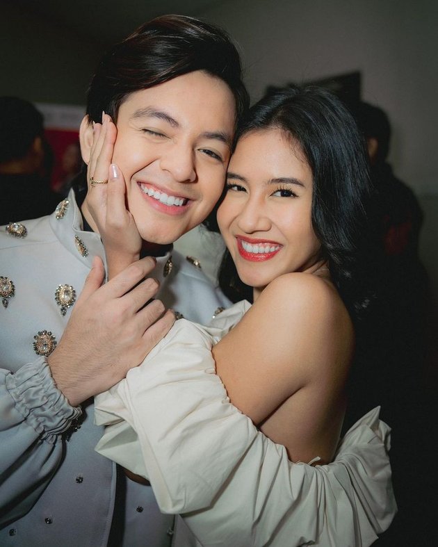 Prove Yourself as a Supportive Girlfriend, Check Out 8 Photos of Shenina Cinnamon Closely Attending Angga Yunanda's Gala Premiere 'CATATAN SI BOY'