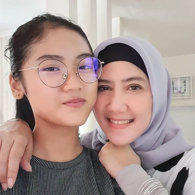8 Portraits of Sherin Syahnaz, Ine Sinthya's Daughter who Rarely Gets Attention - Getting More Beautiful and Serene Since Wearing Hijab